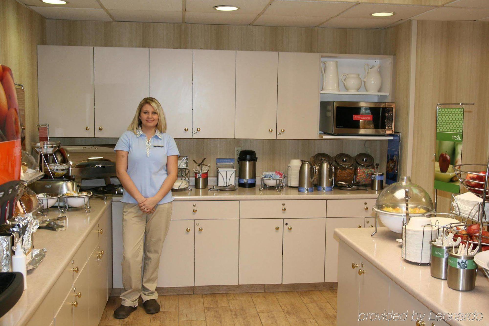 Hampton Inn Huntington/Barboursville Restaurant photo